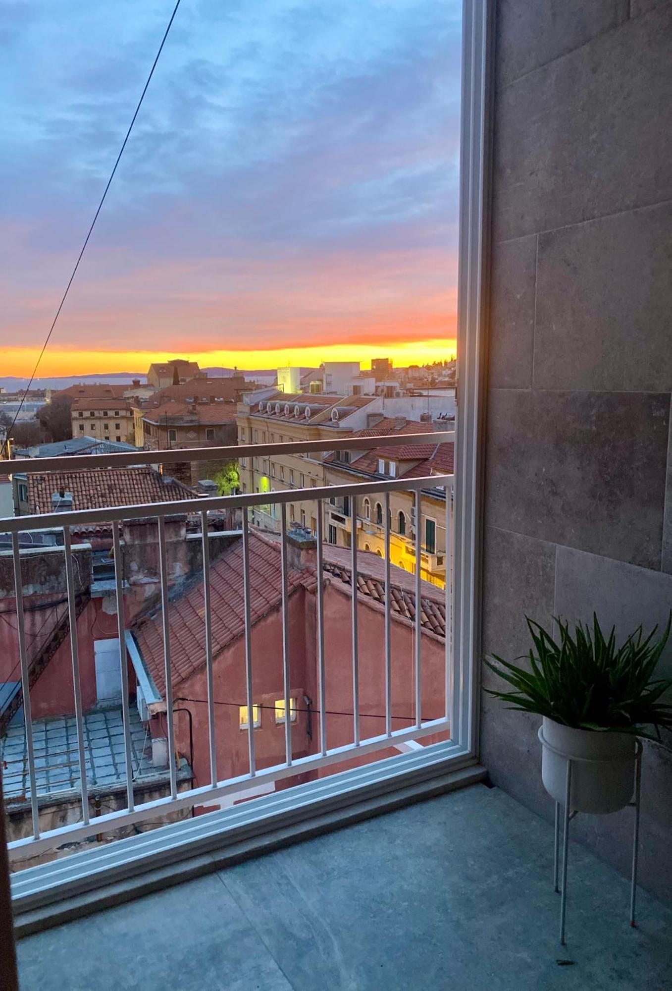 Ferienwohnung D'Art Penthouse Split Exterior foto