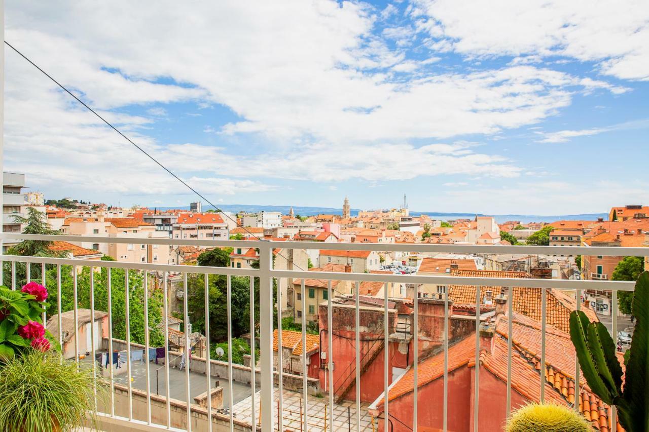 Ferienwohnung D'Art Penthouse Split Exterior foto